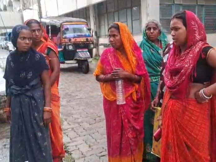 भागलपुर में बुजुर्ग ने जहर खाकर की आत्महत्या:  पारिवारिक कलह से परेशान रहते थे, खेत में मूंग तोड़ने के लिए घर से निकले थे - Bhagalpur News