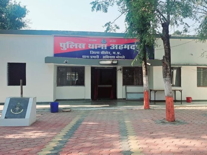 भोपाल की कॉलेज छात्रा से दो भाइयों ने किया रेप:  बोलीं-मंदिर जाने, पूजा-पाठ करने से मना किया, जैनब मंसूरी नाम रख दिया - Sehore News
