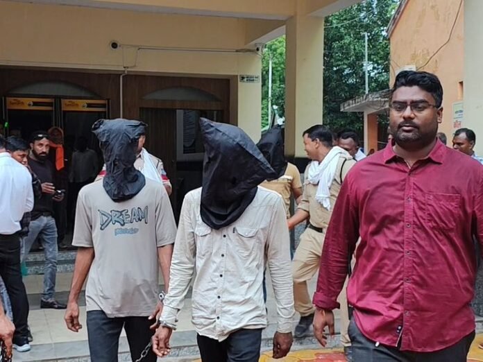 मंडला में डिंडौरी की युवती से गैंगरेप, चार आरोपी गिरफ्तार:  जिला अस्पताल से बहला-फुसलाकर हाईवे पर ले गए, वहां चार में से तीन ने किया दुष्कर्म - Mandla News