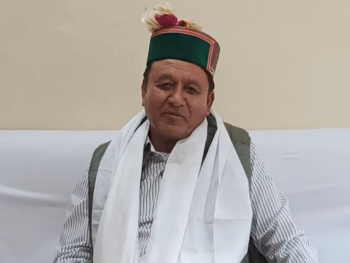 मंत्री नेगी बोले- बागवान कहीं भी बेच सकते हैं सेब:  किन्नौर में अफवाहों का किया खंडन, आढ़तियों को लाइसेंस दिखाना जरूरी - Kinnaur News