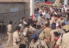 मरीन ड्राइव बनाने घरों को तोड़ने पहुंची टीम:  रायगढ़ में महिलाओं और पुलिस के बीच झड़प; कयाघाट क्षेत्र छावनी में तब्दील, 100 घर तोड़े जाएंगे - Chhattisgarh News