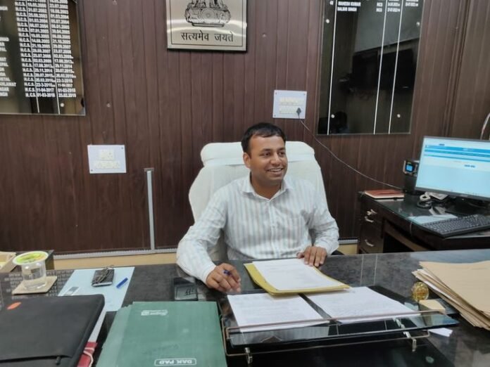 महम में अंतर्राष्ट्रीय योग दिवस को लेकर तैयारी:  हुडा पार्क में होगा आयोजन, एसडीएम ने अधिकारियों को दिए व्यवस्था पूरा करने के निर्देश - meham News