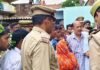 महराजगंज के धानी बाजार में विवाहिता की मौत:  गले पर निशान मिले, पुलिस को आत्महत्या का शक; पोस्टमार्टम रिपोर्ट का इंतजार - Dhani(Maharajganj) News