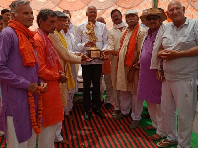 महेंद्रगढ़ में भगवान परशुराम मंदिर का शिलान्यास:  विधायक कंवर सिंह यादव ने किया पूजन, बोले- समाज के उत्थान के लिए एकजुटता जरुरी - Mahendragarh News