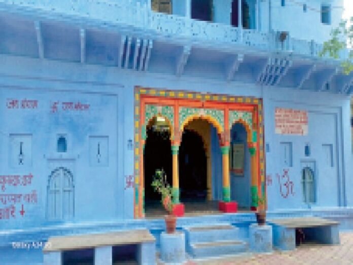 माफी मंदिरों पर 20377 बीघा भूमि:  865 मंदिरों की जमीन पर सरकार को भी कब्जे का डर, इसलिए ‘बटाई’ के लिए नीलामी होगी - Gwalior News