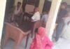 मेरठ में महिला को जमीन पर बैठाकर की सुनवाई:  बिना वर्दी के बनियान में कुर्सी पर बैठा सिपाही लाइन हाजिर, विभागीय जांच शुरू - Meerut News