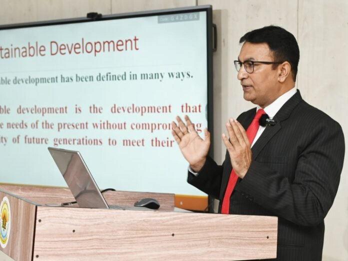 योग-ध्यान करने वाले प्रदेश के 400 युवाओं पर रिसर्च:  इनमें कॉन्फिंडेंस, टॉलरेंस दूसरों की अपेक्षा ज्यादा, सस्टेनेबल डेवलेपमेंट छह गुणों में 13 अंक अधिक मिले - Raipur News