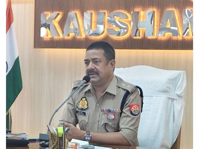 रामबाबू तिवारी आत्महत्या मामले में थाना प्रभारी लाइन हाजिर:  कौशांबी एसपी ने ग्राम प्रधान पर घोषित किया 25 हजार का इनाम - Kaushambi News
