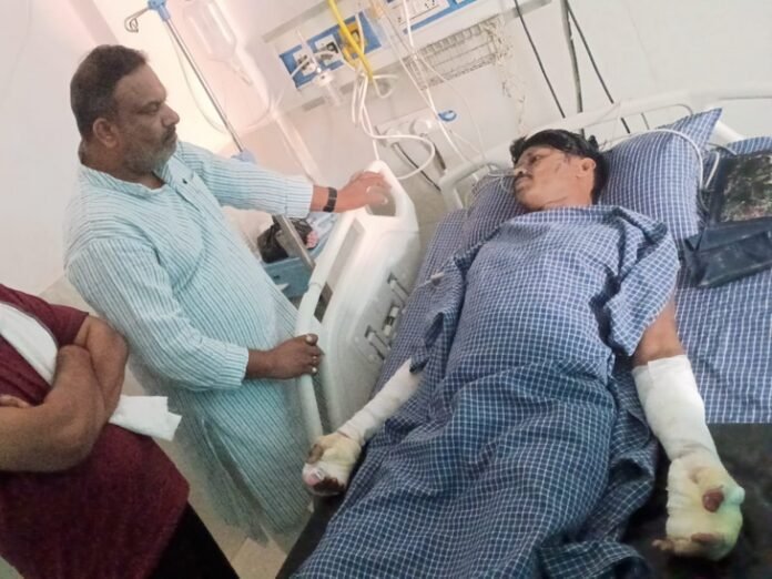 रीवा के पहाड़िया कचरा प्लांट में मजदूर झुलसा, गंभीर:  कांग्रेस प्रवक्ता बोले- बिना प्रशिक्षण और सुरक्षा उपकरण के काम करवा रहे, यह लापरवाही - Rewa News