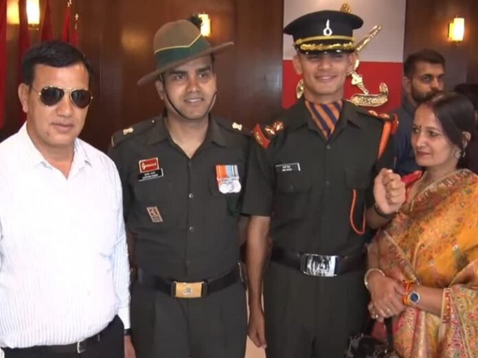 रेवाड़ी के अन्नी नेहरा बने लेफ्टिनेंट:  पिता को वर्दी में देख जगी चाहत, 45वीं रैंक मिली, छोटा भाई भी NDA में चयनित - Rewari News