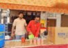 लखनऊ में ज्येष्ठ माह के आखिरी बड़े मंगल पर भंडारा:  रायबरेली रोड पर व्यापारियों ने शरबत और बूंदी का वितरण किया - Lucknow News