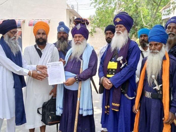 लुधियाना में बाबा की अश्लील वीडियो वायरल:  जत्थेदार ने एसएसपी से की शिकायत, महिला संग आपत्तिजनक हालात में दिखा, दोनों फरार - Jagraon News