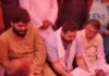 शहीद के परिजन से मिले नेता प्रतिपक्ष:  कहा- बिहार सरकार दे शहीद का दर्जा, नहीं तो सदन में उठाएंगे मुद्दा - Siwan News