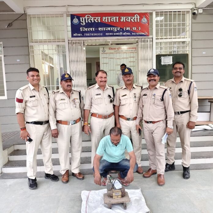 शाजापुर में चोरी की मोटर जब्त, आरोपी गिरफ्तार:मक्सी में बेचने के दौरान पुलिस ने घेरा, जगन्नाथपुरी से चुराई थी