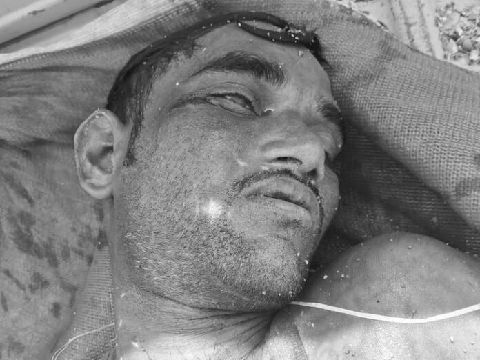 शिवपुरी के बुधना नदी में मिला युवक का शव:  हाथ पर गुदा 'B.B' बना पहचान का सुराग; सभी थानों को भेजी गई फोटो - Shivpuri News