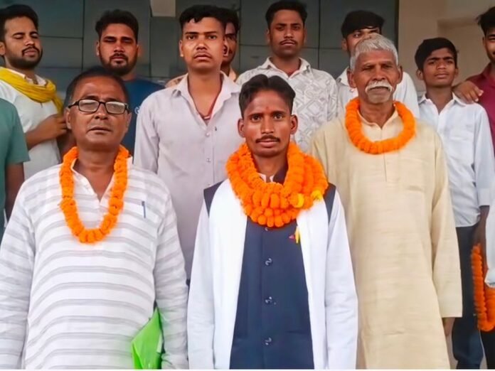 शेखपुरा में मुखिया पद के लिए नामांकन शुरू:  बेलाव पंचायत में भरा गया पर्चा, 9 जुलाई को होगा मतदान, 11 जुलाई को मतगणना - Sheikhpura News