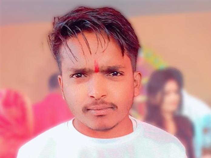 सड़क हादसे में युवक की मौत:  रांची से लातेहार लौटने के दौरान हुआ हादसा, बाइक अनियंत्रित होकर गिर गई थी सड़क किनारे - latehar News