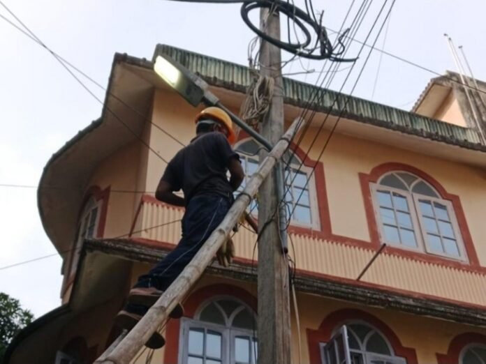 सर्वे में खुलासा- पटना की 3200 स्ट्रीट लाइट्स खराब:  मेन रोड में 351 स्ट्रीट लाइट्स बंद, 10 दिन में ठीक करने का टारगेट दिया गया - Patna News