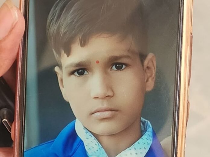 सांप के काटने पर अस्पताल की बजाय झाड़-फूंक:  विदिशा में 12 साल के बच्चे की मौत, डॉक्टरों ने कहा- समय पर इलाज मिलता तो बच सकता था - Vidisha News
