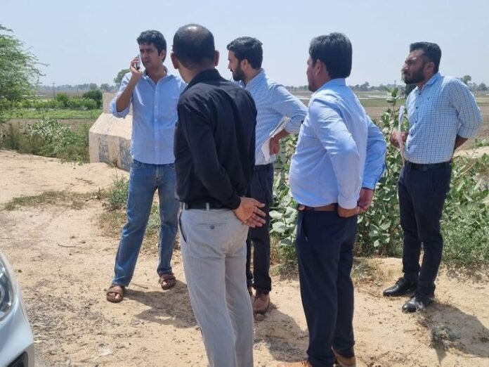 सिरसा में डीसी ने किया ओटू हेड का निरीक्षण:  बोले-घग्गर नदी में बाढ़ की आशंका, 30 जून तक तटबंधों को मजबूत करने का लक्ष्य - rania News