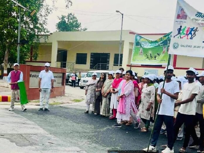 सीएसए में योग मैराथन का हुआ आयोजन:  शहरवासियों को स्वस्थ रहने का दिया संदेश, कुलपति ने दिखाई हरी झंडी - Kanpur News