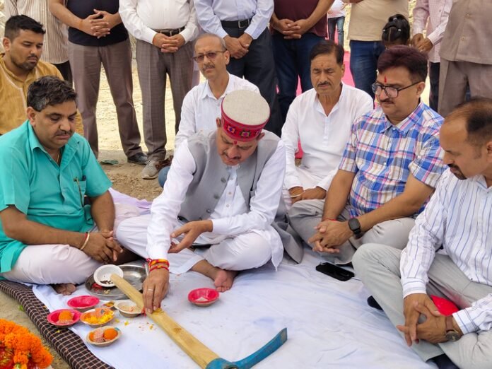सुजानपुर में 5 करोड़ से बनेगा विकास खंड कार्यालय:  विधायक ने किया भूमि पूजन, विश्रामगृह की सुविधा भी होगी - Sujanpur News