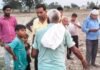 सुल्तानपुर में माइनर किनारे मिला अज्ञात बुजुर्ग का शव:  मुंह से निकला खून, कंधे और हाथ पर चोट के निशान; पुलिस कर रही शिनाख्त - Motigarpur(Sultanpur) News