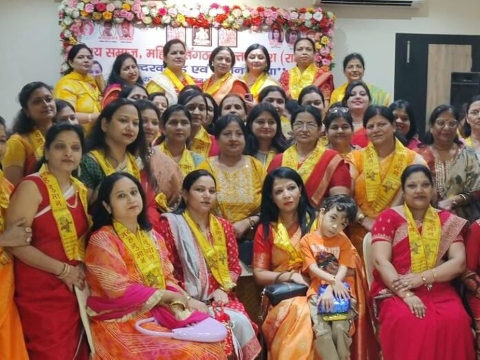 सैनिकों के लिए सुंदरकांड का आयोजन:  रामपुर में वैश्य समाज महिलाओं ने की पूजा, बच्चों को मिले पुरस्कार - Rampur News