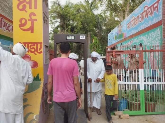 सोनीपत के तीन गांवों में आज पंचायत उपचुनाव:  दो में सरपंच, एक में चुना जाएगा पंच; कड़ी सुरक्षा में मतदान जारी - Gohana News