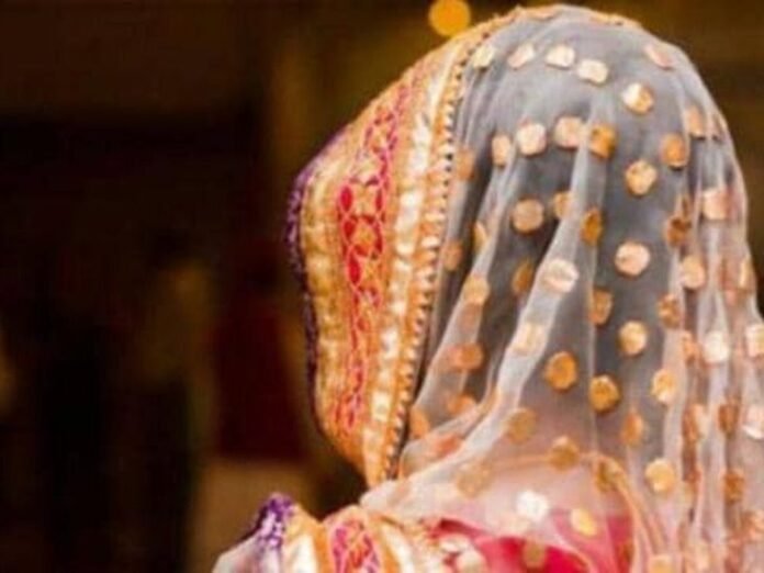 सोनीपत में पत्नी को पति ने पीटा:  छह जगह चोटें आईं; बोला- आज तो बच गई, फिर आई तो जान से मार देंगे - Gohana News