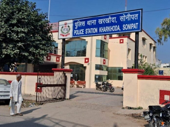सोनीपत में रिटायर्ड सूबेदार से 15 लाख की ठगी:  प्लॉट दिलाने के नाम पर हुई; मोबाइल पर भेजे नकली चेक - Sonipat News