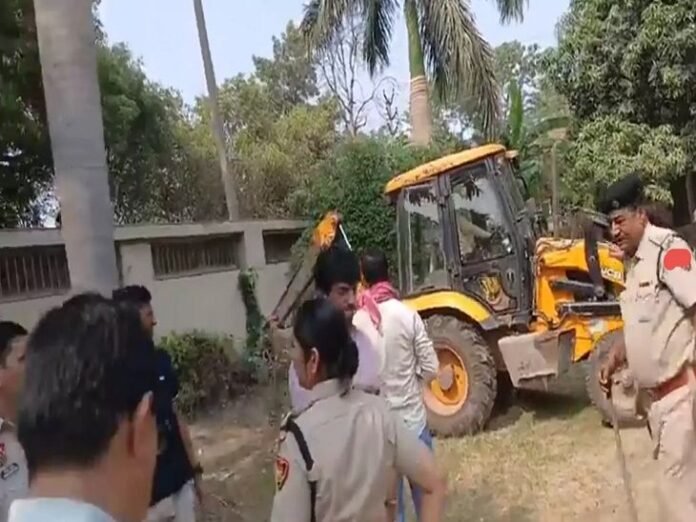 हरियाणा में BJP विधायक भड़ाना के फार्महाउस को तोड़ा:  अरावली की जमीन पर किया था अवैध कब्जा; दलबल के साथ पहुंचा प्रशासन, जेसीबी-पोपलेन से किया जमीदोंज - Panipat News