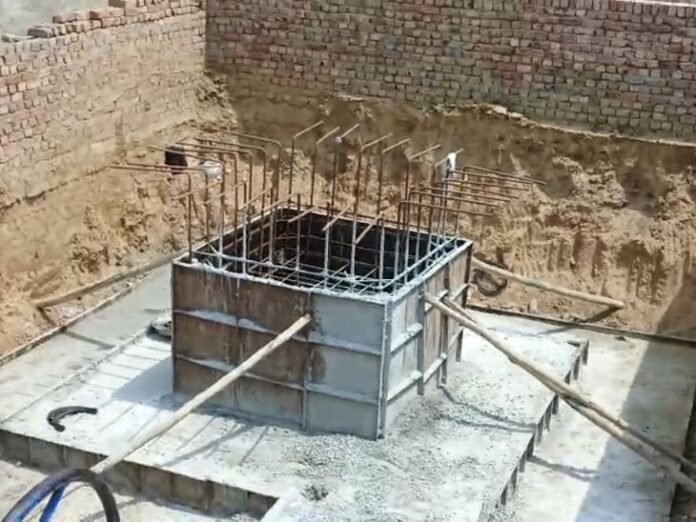 हिसार में मोबाइल टावर लगाने को लेकर झड़प:  स्थानीय लोगों और कंपनी कर्मचारियों में मारपीट, 10 लोग घायल - Barwala (Hisar) News