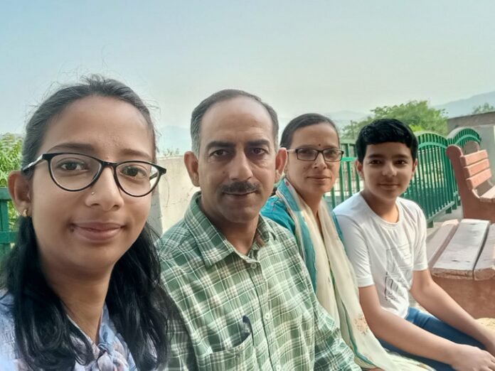 NEET UG में हिमाचल में आरव ठाकुर ने टॉप किया:  99.97 परसेंटाइल हासिल किए, बिलासपुर के हटवाड़ के रहने वाले, माता-पिता दोनों टीचर - Bilaspur (Himachal) News