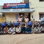 Action by Pratapgarh police, 11 arrested | प्रतापगढ़ पुलिस की कार्रवाई, 11 गिरफ्तार: बिना हेलमेट और तेज रफ्तार से कर रहे थे स्टंट, 8 बाइक जब्त – pratapgarh (Rajasthan) News