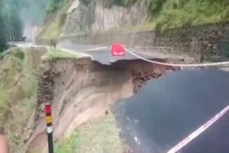 210 pilgrims from Sawai Madhopur stranded in Garun village of Chamoli | चमोली के गरुण गांव में सवाईमाधोपुर के 210 तीर्थयात्री फंसे: यात्रियों से कृषि मंत्री ने की बात, मदद का दिलाया भरोसा – Sawai Madhopur News