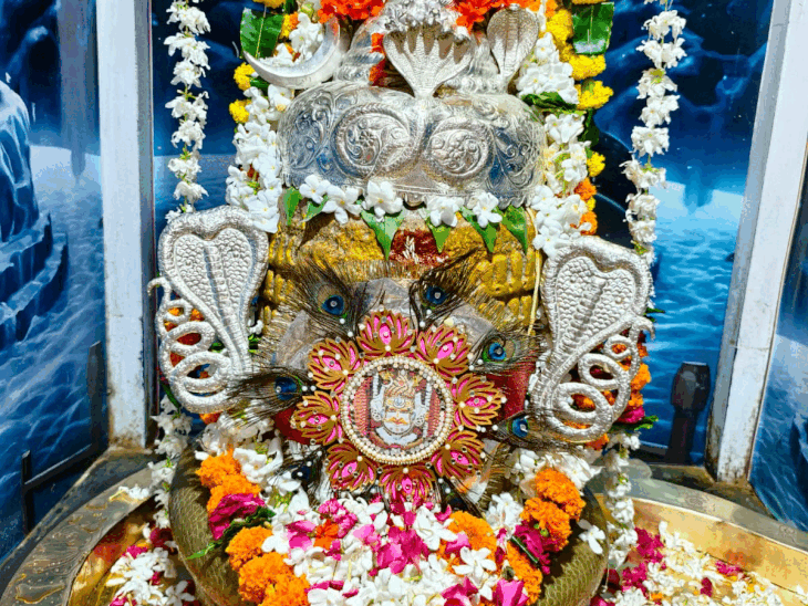 Rakhi offered to Sanwara Seth and Hazareshwar Mahadev | सांवरा सेठ और हजारेश्वर महादेव को चढ़ाई गई राखी: राखी पर लिखा था ‘कृष्णा’, बना आकर्षण का केंद्र, महादेव का किया खीर से अभिषेक – Chittorgarh News