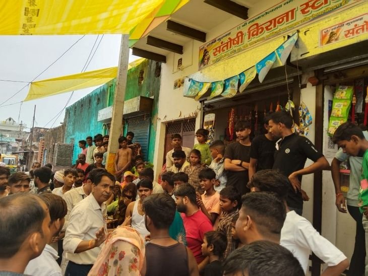 35 lakh fine imposed on 110 electricity thieves | 110 बिजली चोरों पर 35 लाख का जुर्माना: 300 अवैध जंपर काटे, एसई ने खुद 12 लोगों को पकड़ा – Dholpur News