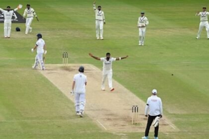 ICC rates Headingley pitch ‘Very Good’ in Anderson-Tendulkar Trophy, others ‘Satisfactory’. India clinches thrilling 6-run win in final Test, series ends 2-2. Read more! | एंडरसन-तेंदुलकर ट्रॉफी: हेडिंग्ले की पिच को ICC की ‘वेरी गुड’ रेटिंग, बाकी सैटिस्फैक्ट्री; सीरीज 2-2 से ड्रॉ