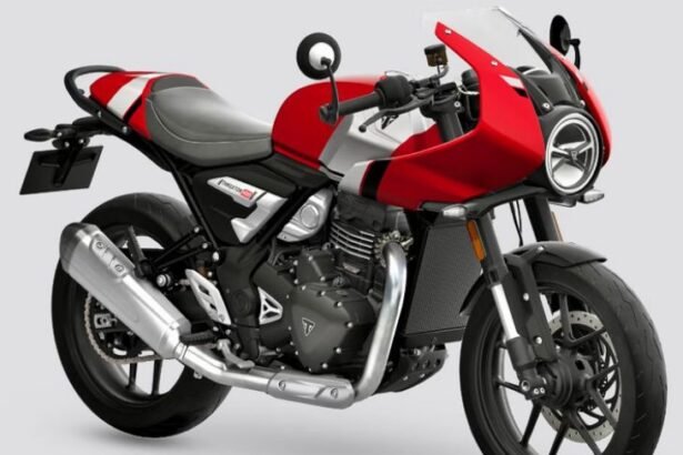 Triumph Thruxton 400 Price 2025; Motorcycle Specifications & Features Explained | ट्रायम्फ थ्रक्सटन 400 भारत में लॉन्च: कैफे रेसर बाइक में 27.02kmpl का माइलेज, कीमत ₹2.74 लाख
