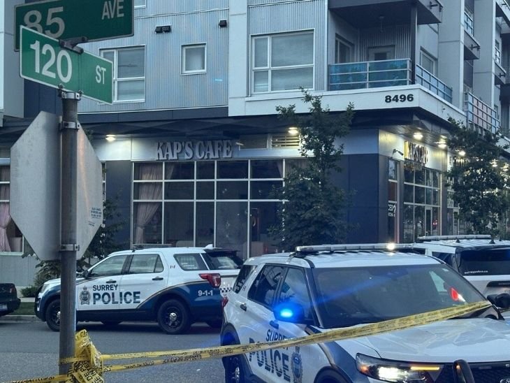 Kapil Sharma’s cafe fired upon again in Canada | कनाडा में कपिल शर्मा के कैफे पर फिर गोलीबारी: खिड़कियों पर 6 गोलियों के निशान; पिछले महीने खालिस्तानी आतंकियों ने यहां फायरिंग की थी
