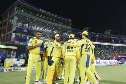 CSK IPL MS dhoni Sanju Samson | CSK बड़े बदलाव की तैयारी में, कई प्लेयर्स रिलीज होंगे: नीलामी में 40 करोड़ के पर्स के साथ उतर सकती हैं; धोनी खेल सकते हैं