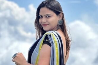 Haryana Hisar Pak Spy Jyoti Malhotra Meet Father rakhi Festival | पिता को राखी बांध फूट-फूटकर रोई ज्योति मल्होत्रा: हिसार जेल में मिले पिता, बोले- मेरे गले लगी; PAK के लिए जासूसी की आरोपी यूट्यूबर – Hisar News