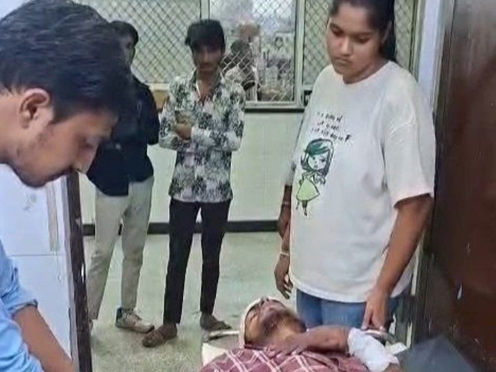 A young man was hit by a train in Pali | पाली में ट्रेन की चपेट में आया युवक: भीनमाल गया था, ट्रेन की चपेट में आने से पहुंच गया हॉस्पिटल – Pali (Marwar) News