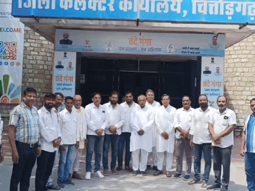 Demand for repair of dilapidated roads and potholes of Chittorgarh | चित्तौड़गढ़ की जर्जर सड़कों और गड्ढों के मरम्मत की मांग: पूर्व राज्यमंत्री जाड़ावत बोले – नवरात्रि और दीपावली से पहले हो काम – Chittorgarh News