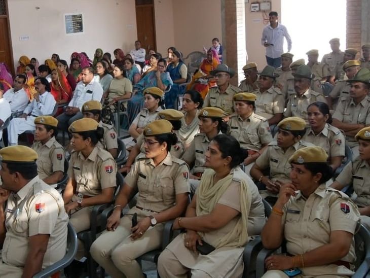 Suraksha Sakhi Samvad and CLG meeting in Didwana | डीडवाना में सुरक्षा सखी संवाद और सीएलजी की मीटिंग: महिला सुरक्षा और पुलिस-जन सहयोग पर हुई चर्चा, स्वास्थ्य जागरूकता पर जोर – Didwana-Kuchaman News