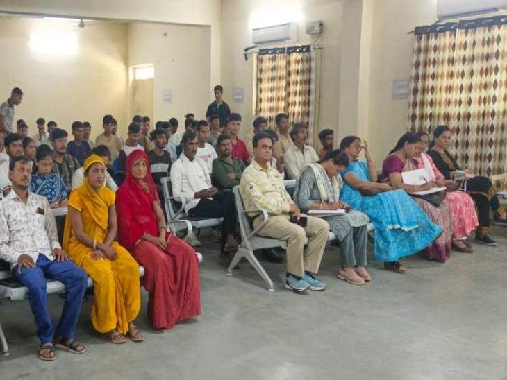 Program organized under Fit India Mission in PG College | पीजी कॉलेज में पैरेंटथॉन और युवा चौपाल आयोजित: छात्रों और अभिभावकों के बीच संवाद, शिक्षा के स्तर पर चर्चा – jhalawar News