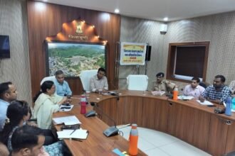 Emphasis on running public awareness programs to stop child marriage | बाल विवाह रोकने के लिए जनजागरूकता कार्यक्रम चलाने पर जोर: जिला परिषद में समीक्षा बैठक, अधिकारियों को सतर्कता के निर्देश – Bundi News