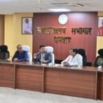 धनबाद उपायुक्त ने की लंबित न्यायालयीन वादों की समीक्षा, त्वरित निष्पादन का दिया निर्देश
