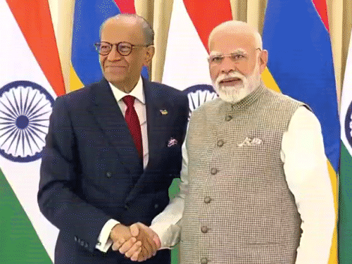 Mauritius PM Varanasi Visit LIVE Update Navinchandra Ramgulam | PM Modi | मोदी बोले- भारत-मॉरीशस पार्टनर नहीं, परिवार: काशी में स्वागत में उमड़ी भीड़ देख रामगुलाम ने कहा- आप यूं ही बड़ी जीत दर्ज नहीं करते – Varanasi News